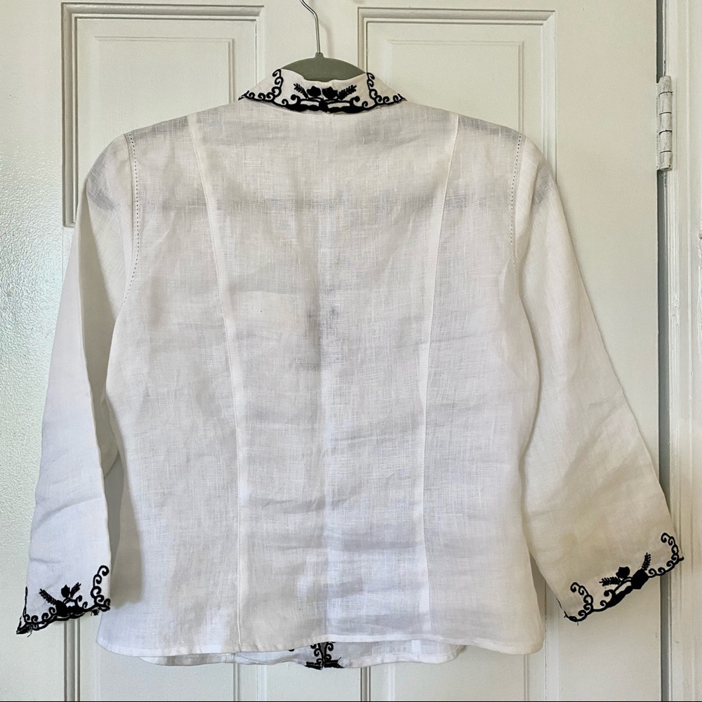 Edward Irish Linen white 3/4 sleeve with black embroidery - Picture 5 of 7
